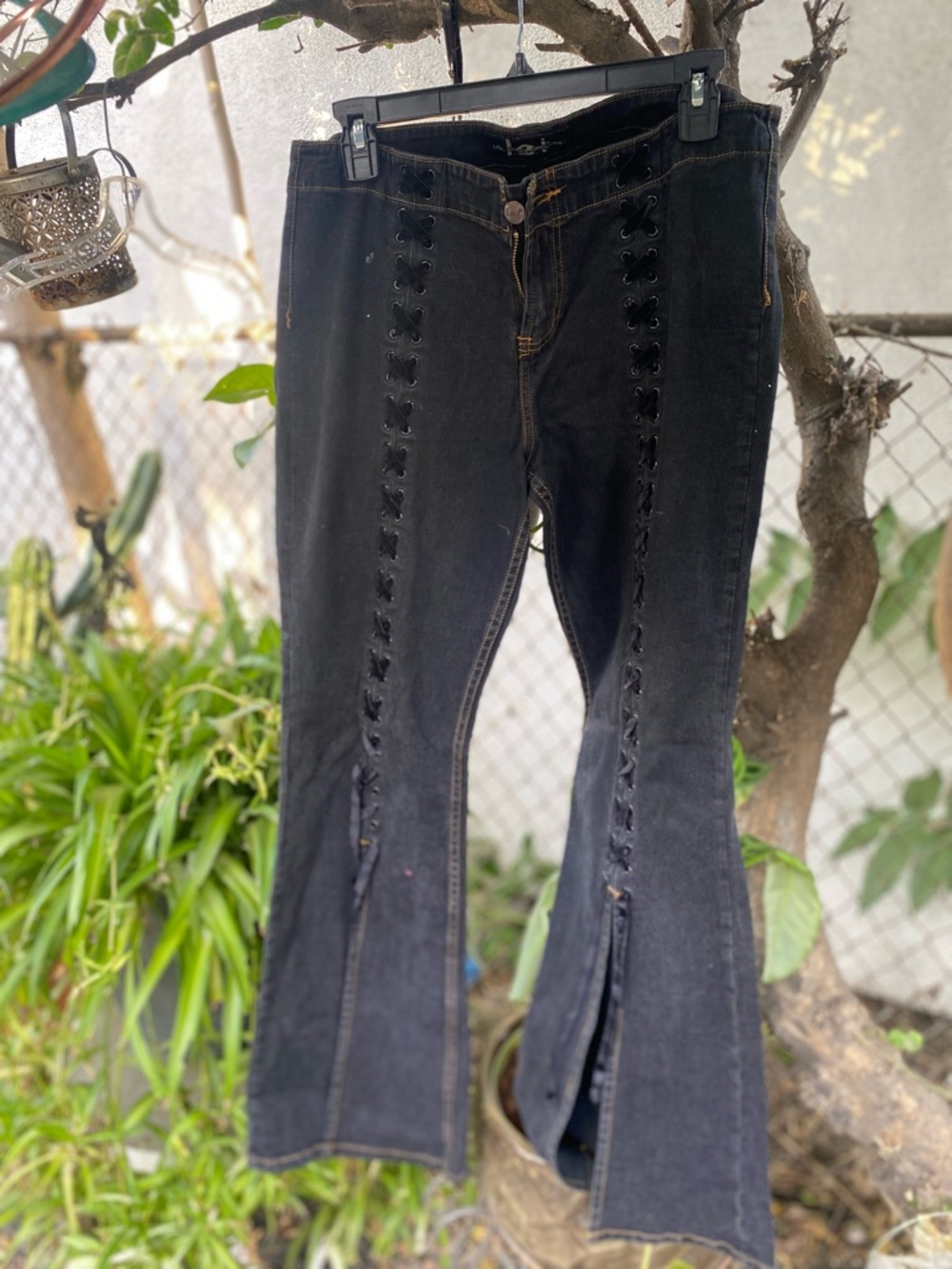 lei Black Lace-Up Flare Jeans